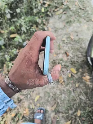 Apple iPhone 11 . (Used)