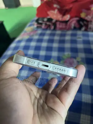 Apple iPhone 13 (Used)