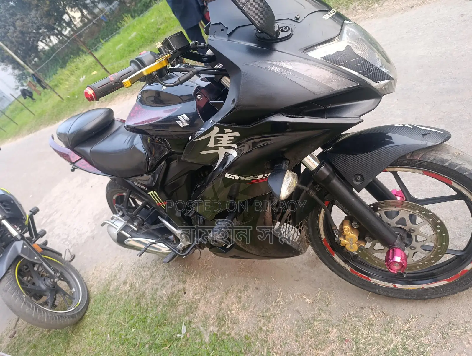 Suzuki Gixxer SF . 2016