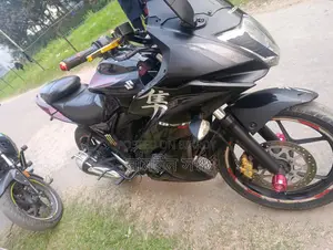Suzuki Gixxer SF . 2016