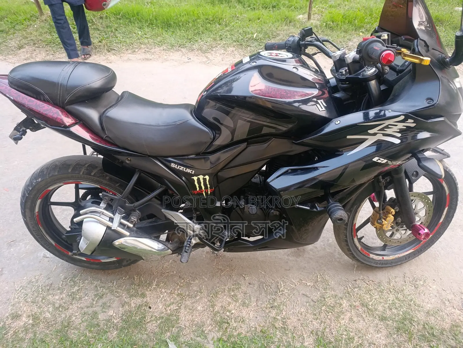 Suzuki Gixxer SF . 2016