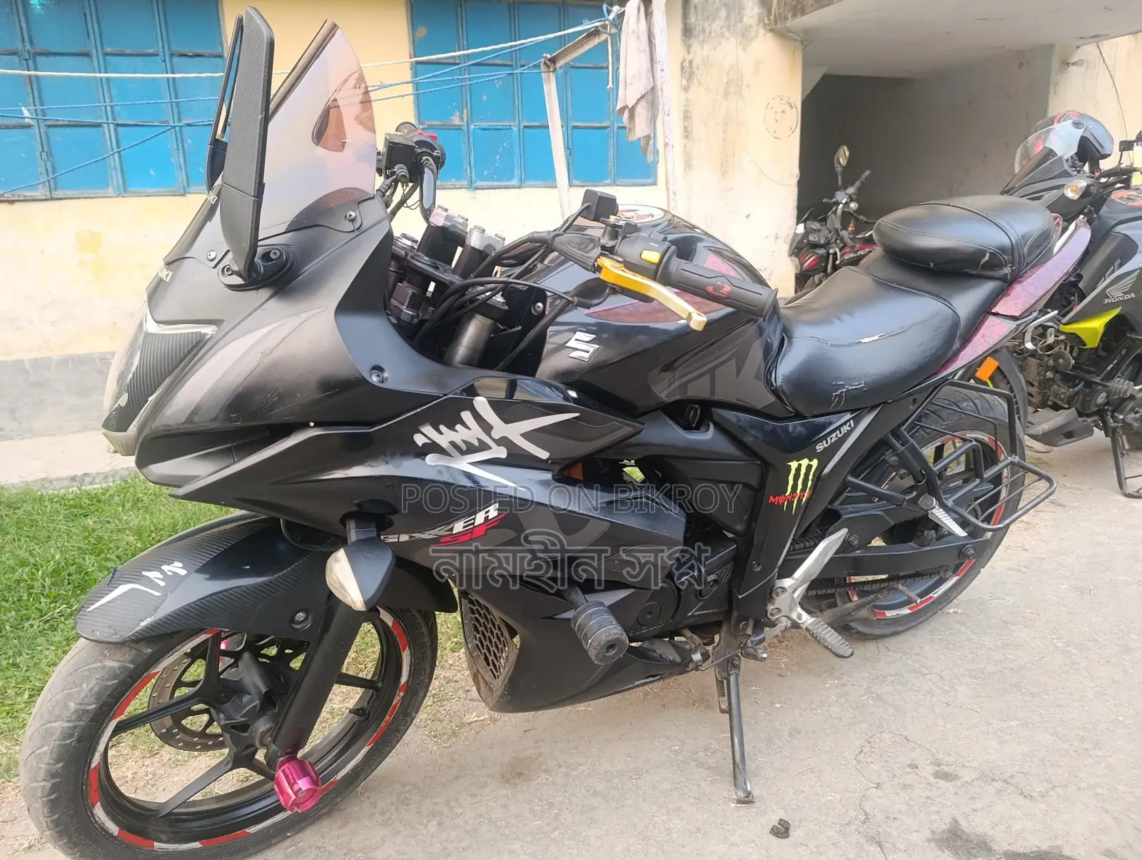 Suzuki Gixxer SF . 2016