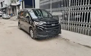 Toyota Noah X-SMART NON HYBRID 2020