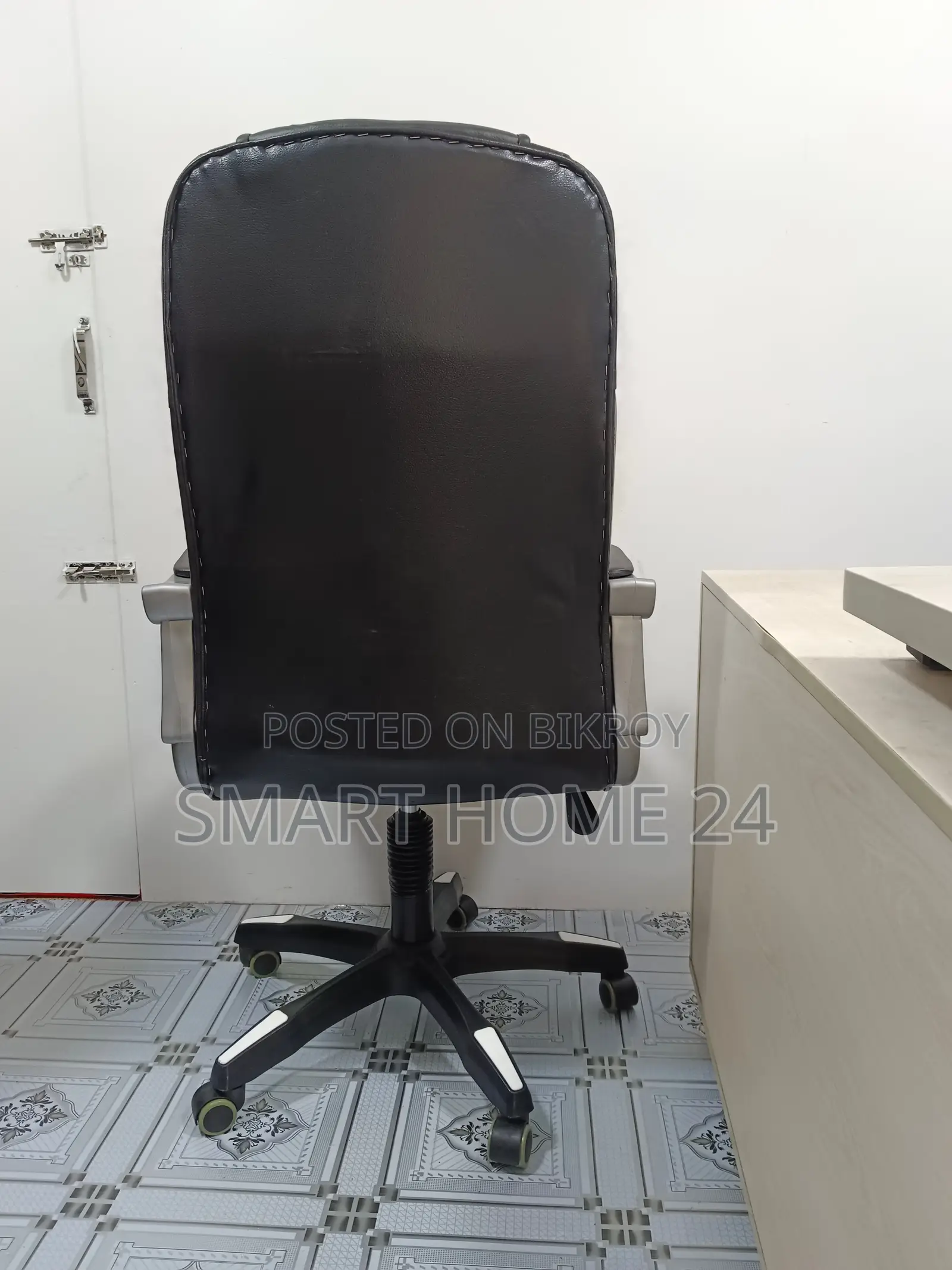 Premium Executive Office Chair – High Back Design & Super Comfort