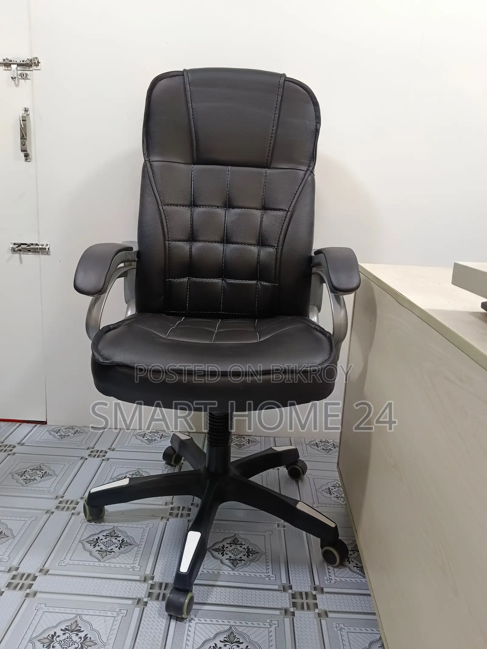 Premium Executive Office Chair – High Back Design & Super Comfort