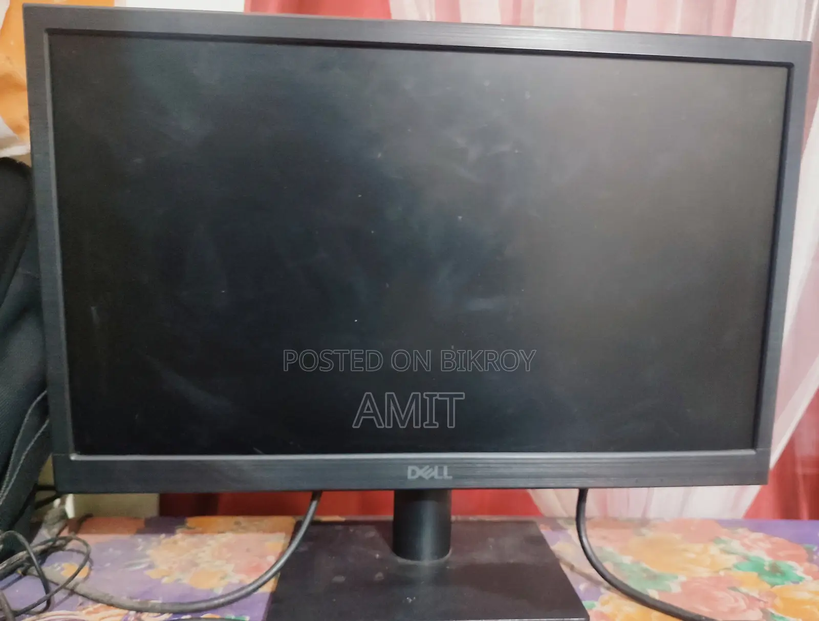 DELL 19.5" LED Monitor - Clear Display for Office Work & Gaming (Used)