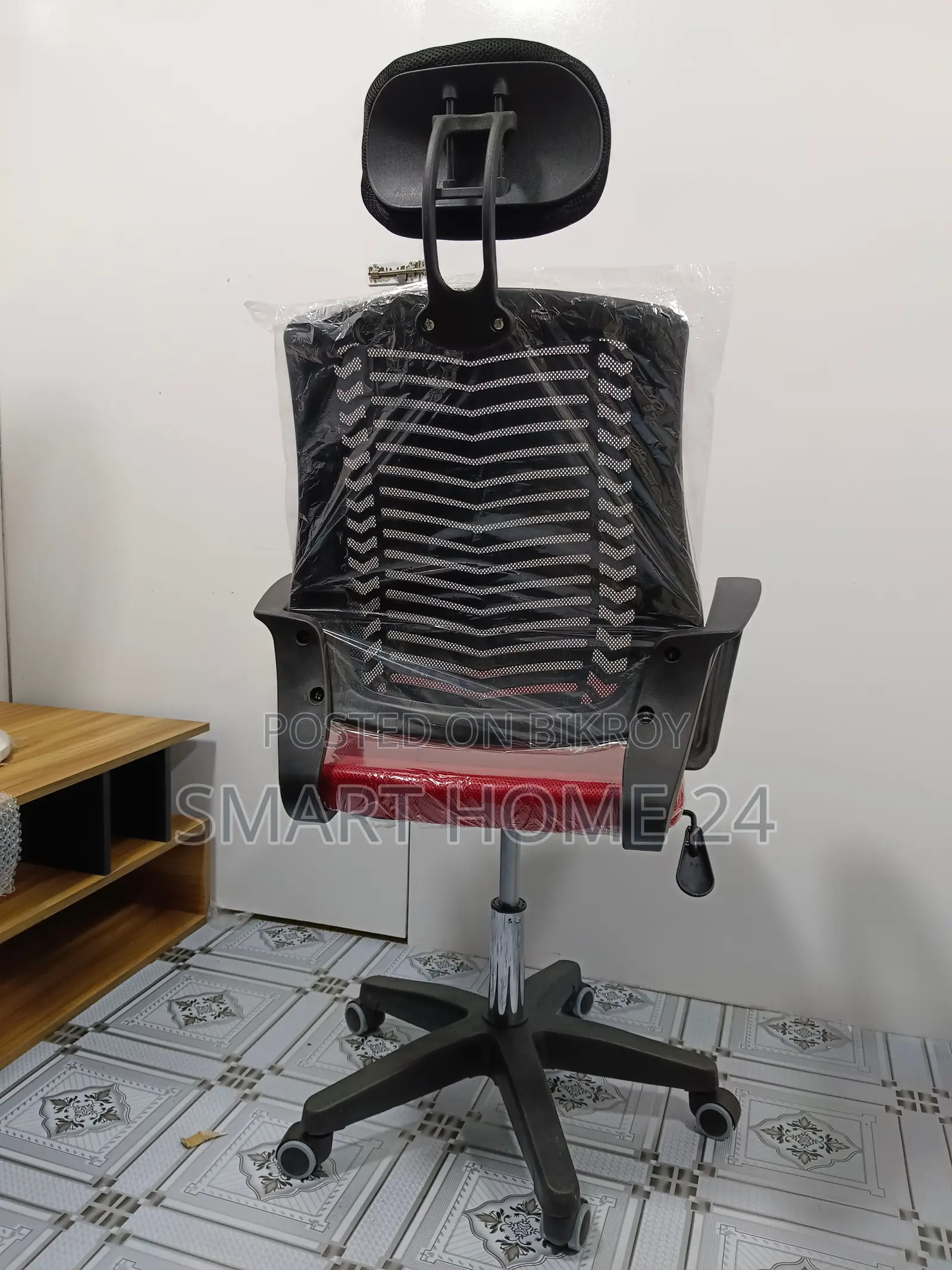 Premium Ergonomic Mesh Office Chair with Red Cushion – Smart Design