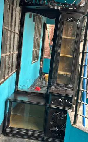 ড্রেসিং টেবিল বিক্রি হবে
