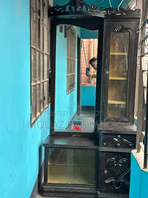 ড্রেসিং টেবিল বিক্রি হবে