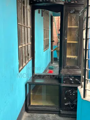 ড্রেসিং টেবিল বিক্রি হবে