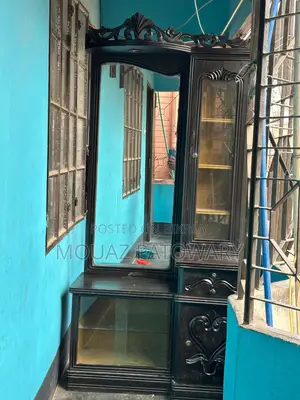 ড্রেসিং টেবিল বিক্রি হবে