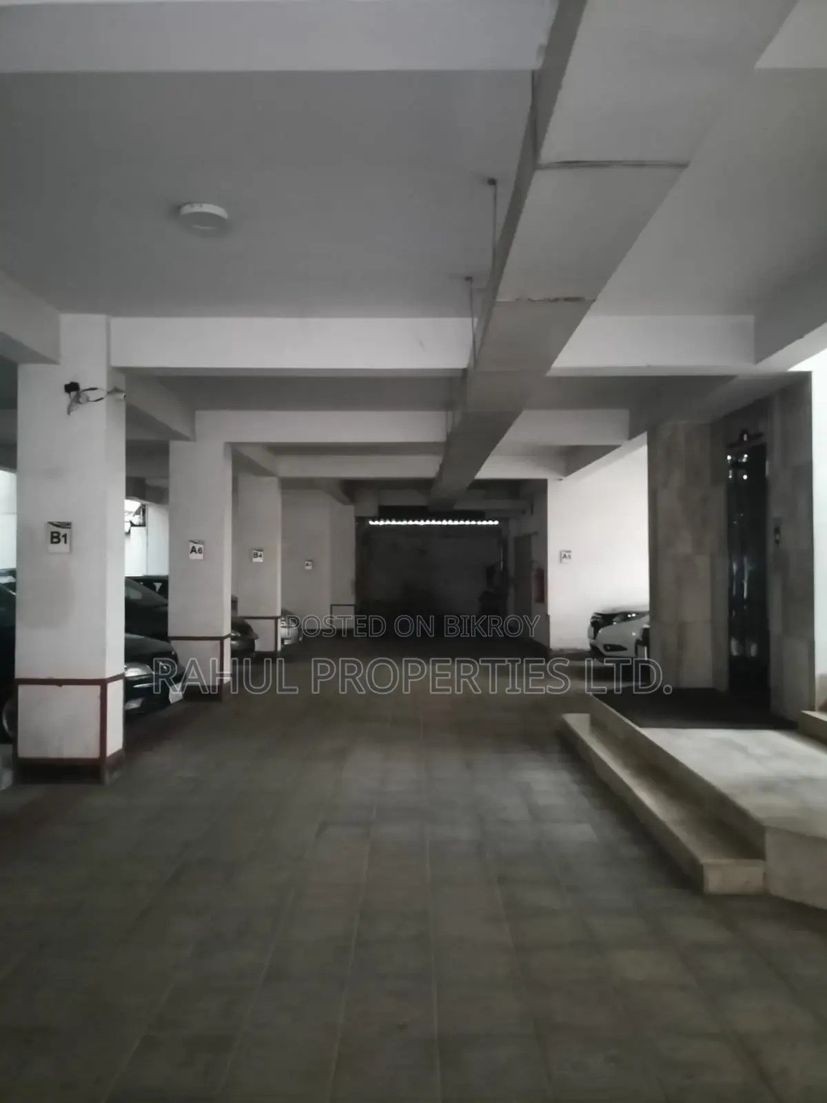 বসুন্ধরা আর/এ ব্লক-ডি তে ব্যবহৃত ফ্ল্যাট বিক্রয় হবে