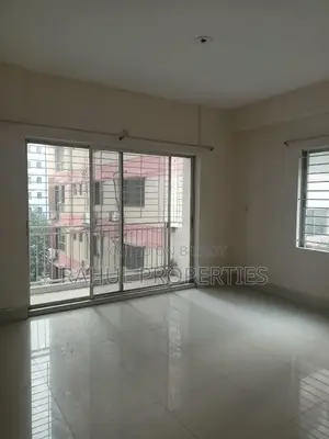 বসুন্ধরা আর/এ ব্লক-ডি তে ব্যবহৃত ফ্ল্যাট বিক্রয় হবে