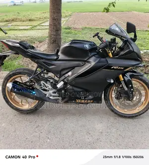 Yamaha R15 V4 . 2022