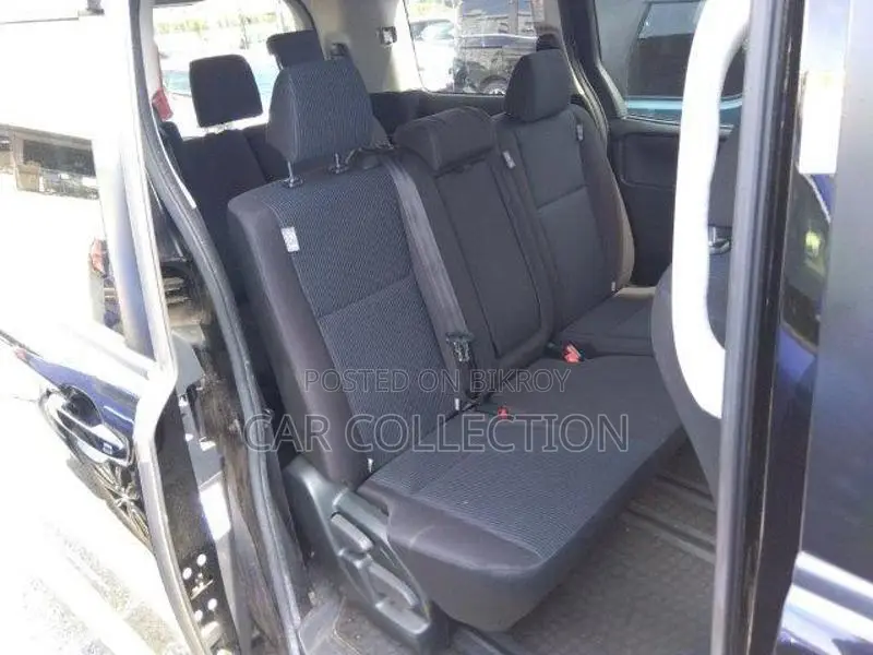 Toyota Noah X Non Hybrid Purple 2020
