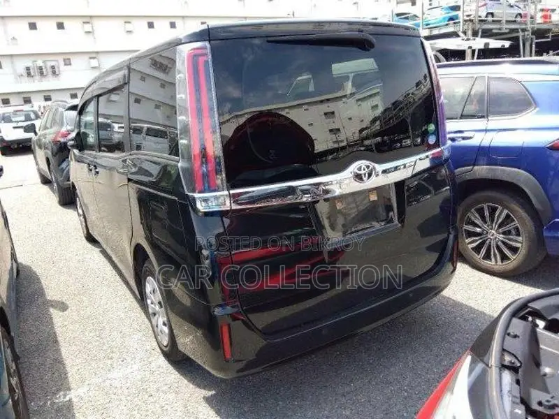 Toyota Noah X Non Hybrid Purple 2020