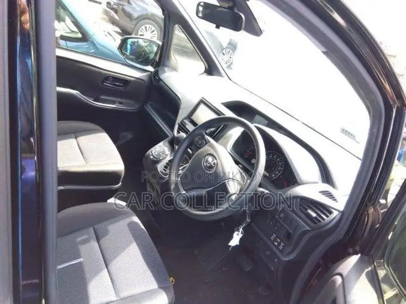 Toyota Noah X Non Hybrid Purple 2020