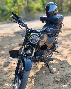 TVS Victor . 2024