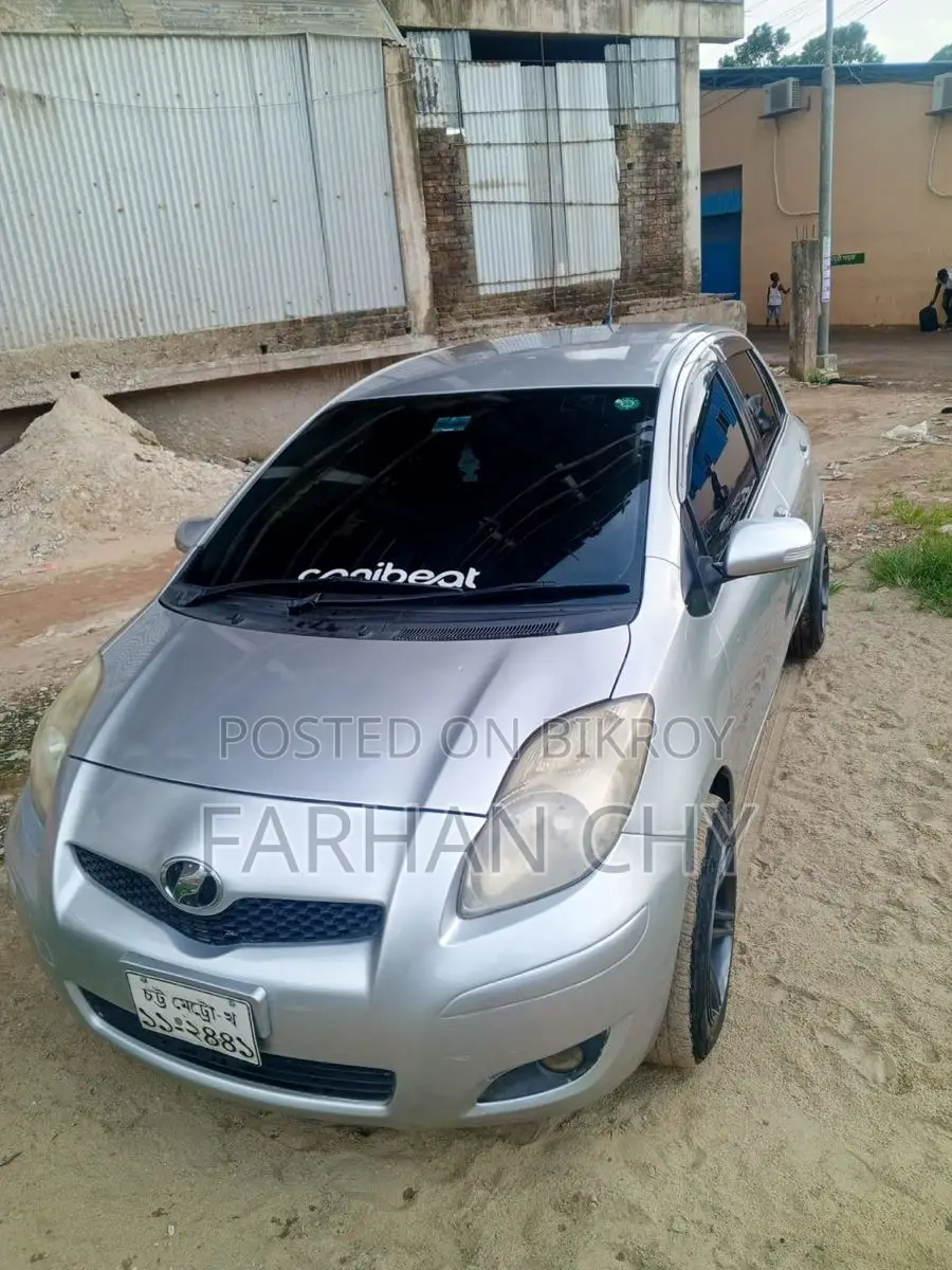 Toyota Vitz 2008 Silver