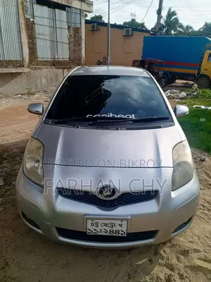 Toyota Vitz 2008 Silver