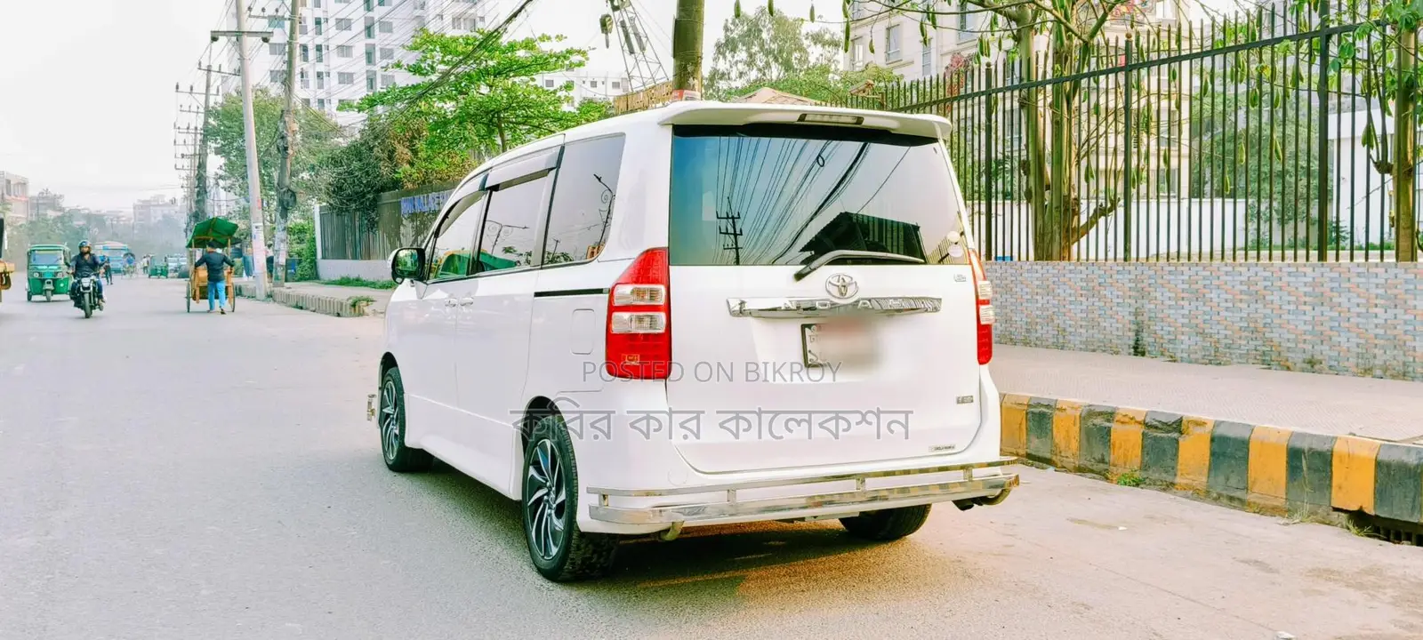 Toyota Noah si 2011