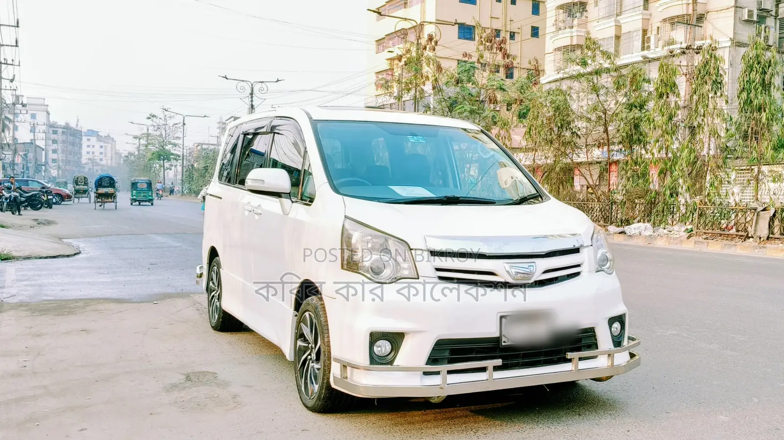 Toyota Noah si 2011
