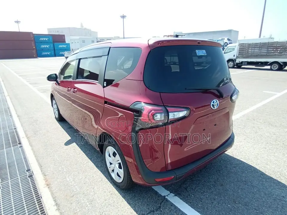 Toyota Sienta Hybrid G 2020