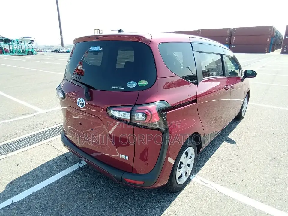 Toyota Sienta Hybrid G 2020