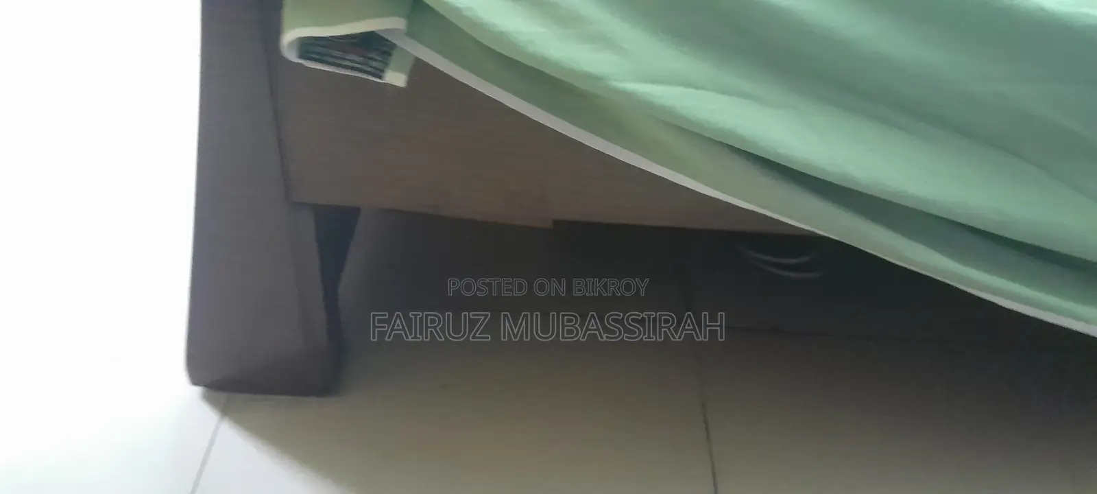 ওক কাঠের খাট