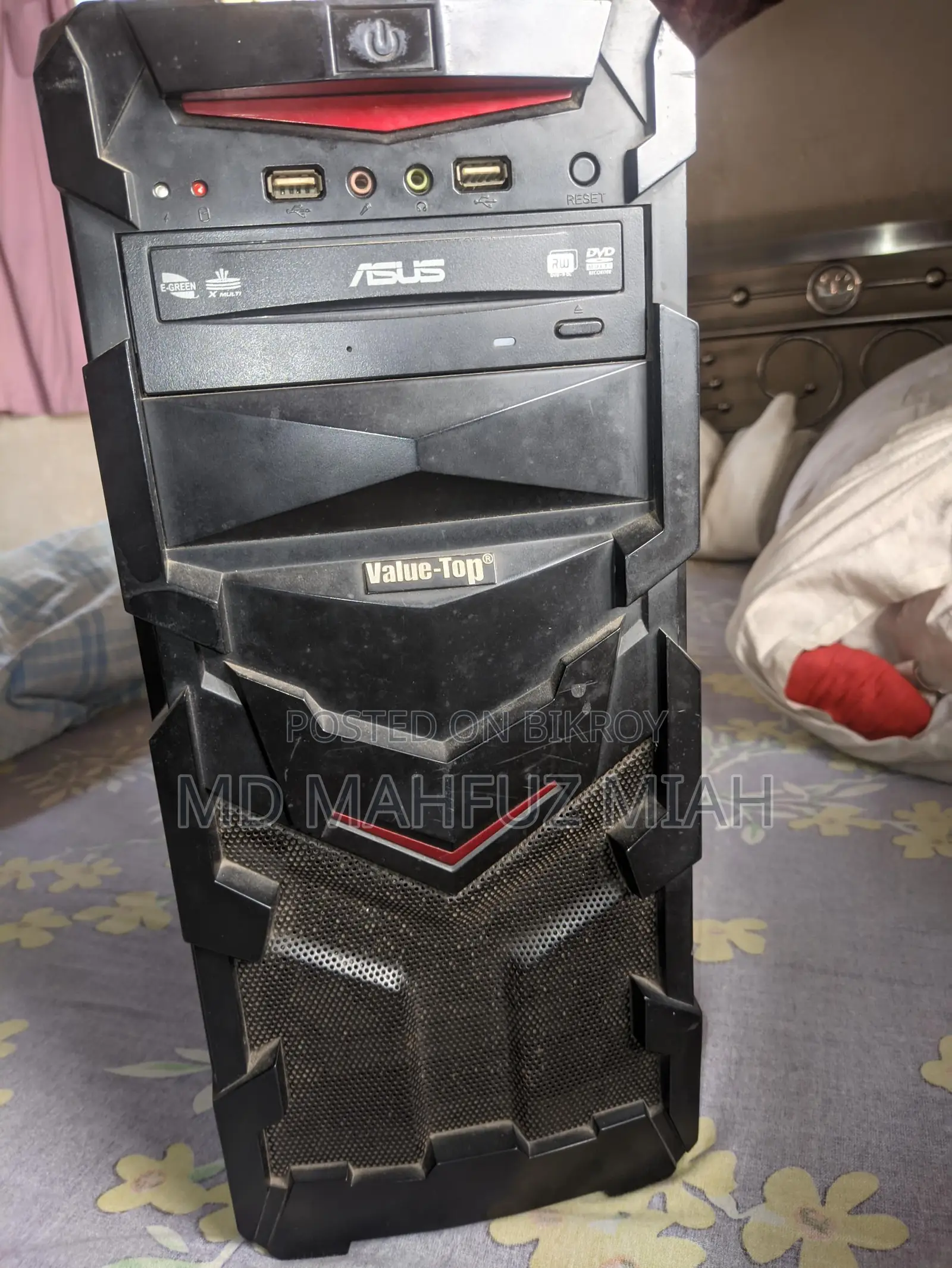 ১ বছর পুরাতন ডেস্কটপ পিসি ও সাউন্ড বক্স 8gb ram + 720gb storage