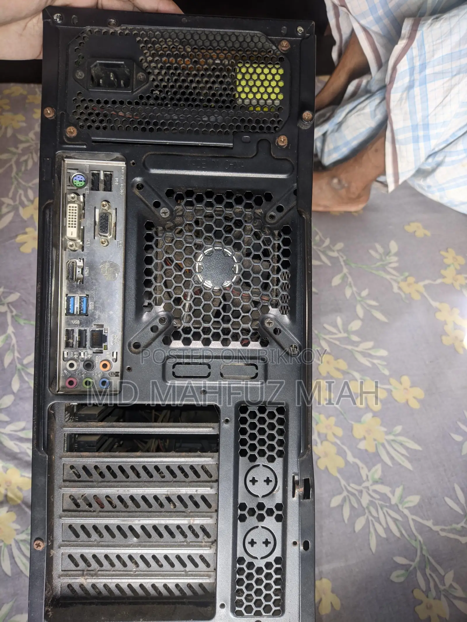 ১ বছর পুরাতন ডেস্কটপ পিসি ও সাউন্ড বক্স 8gb ram + 720gb storage