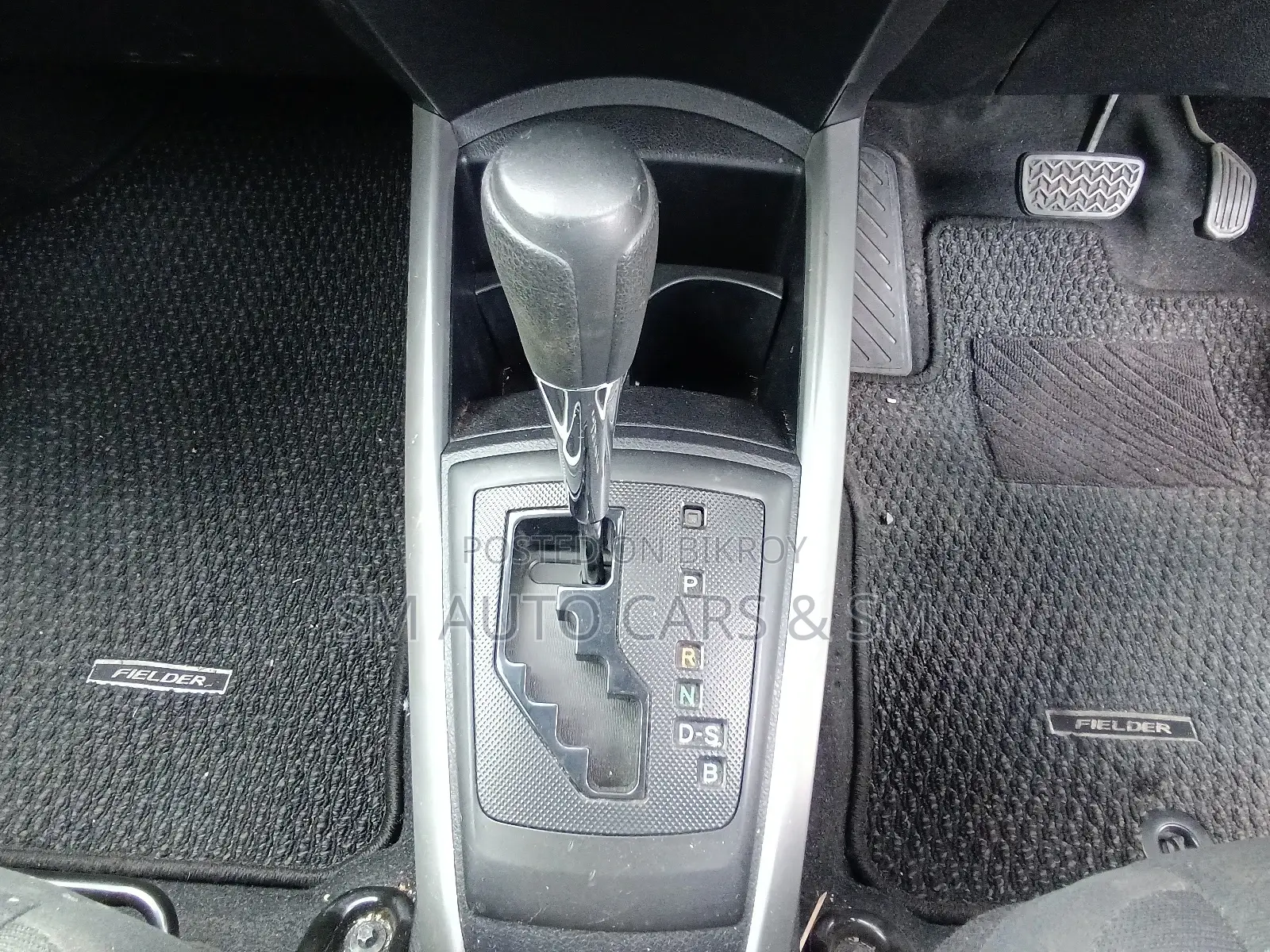 Toyota Fielder Non Hybrid EX White 2020
