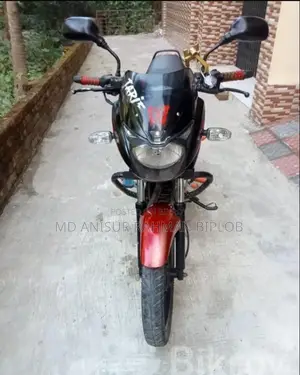 Bajaj Pulsar 150 . 2017