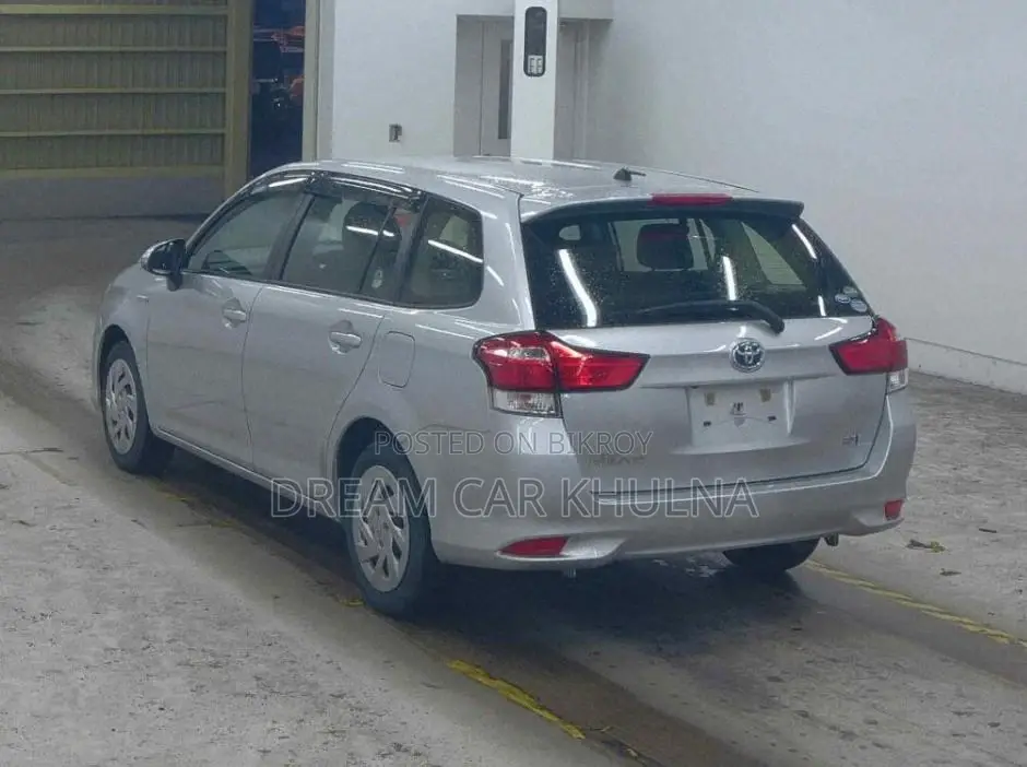 Toyota Fielder Ex Hybrid Silver2020 2020