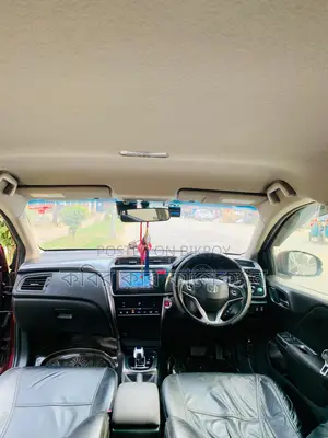 Honda Grace hybrid 2015