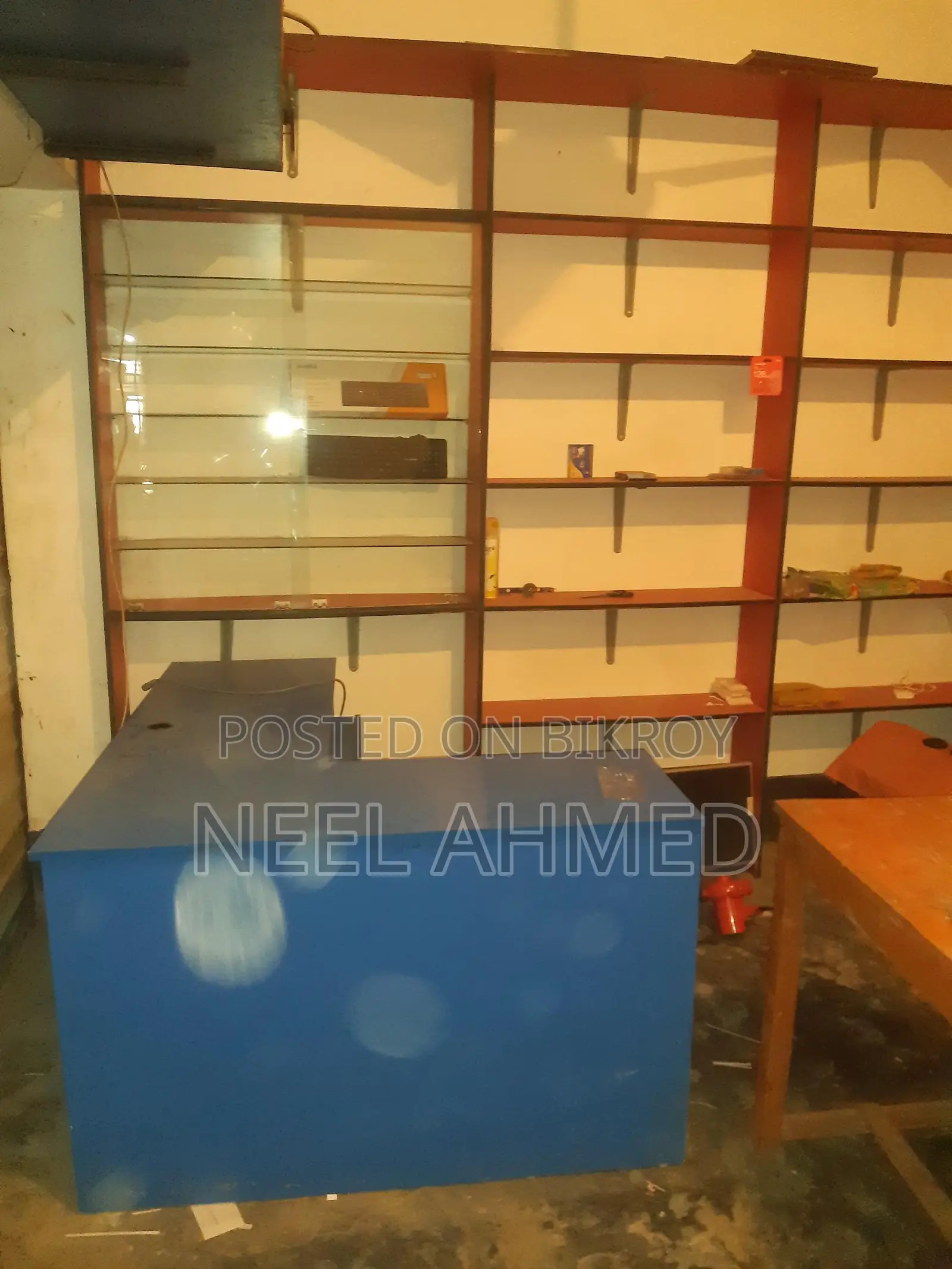 Shop Rack for Sale with Glass