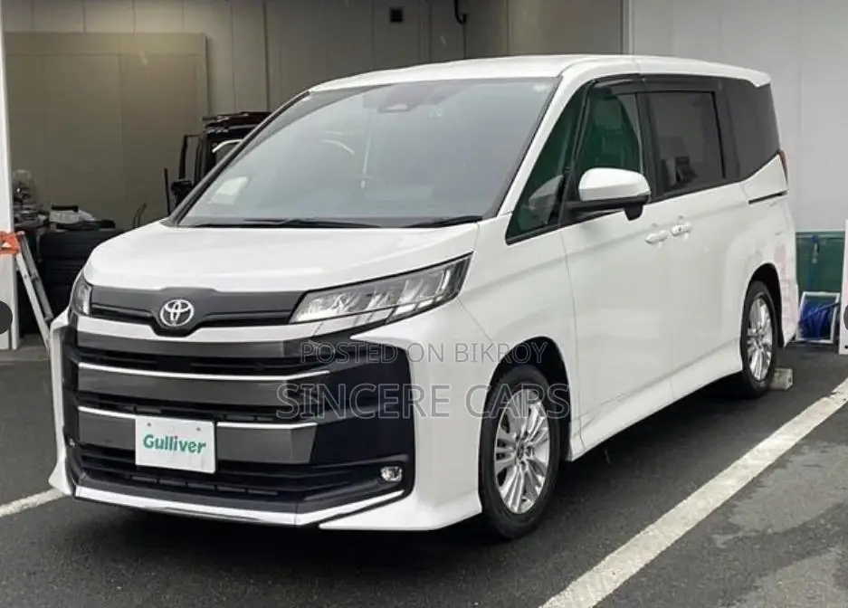 Toyota Noah SG. NON. HYB 2022