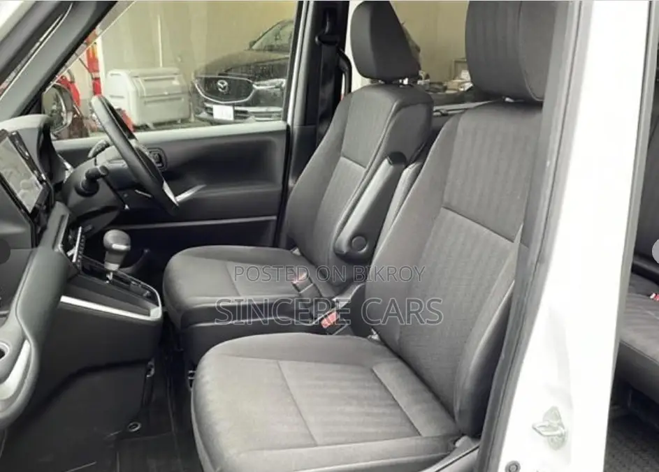 Toyota Noah SG. NON. HYB 2022