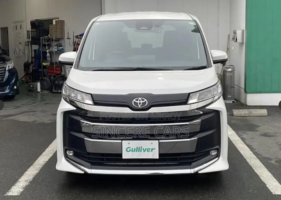 Toyota Noah SG. NON. HYB 2022