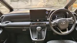 Toyota Voxy 2DOOR POWER-PUSH 2023