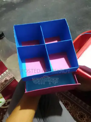 শক্ত কাগজ দিয়ে অর্নামেন্স বক্স