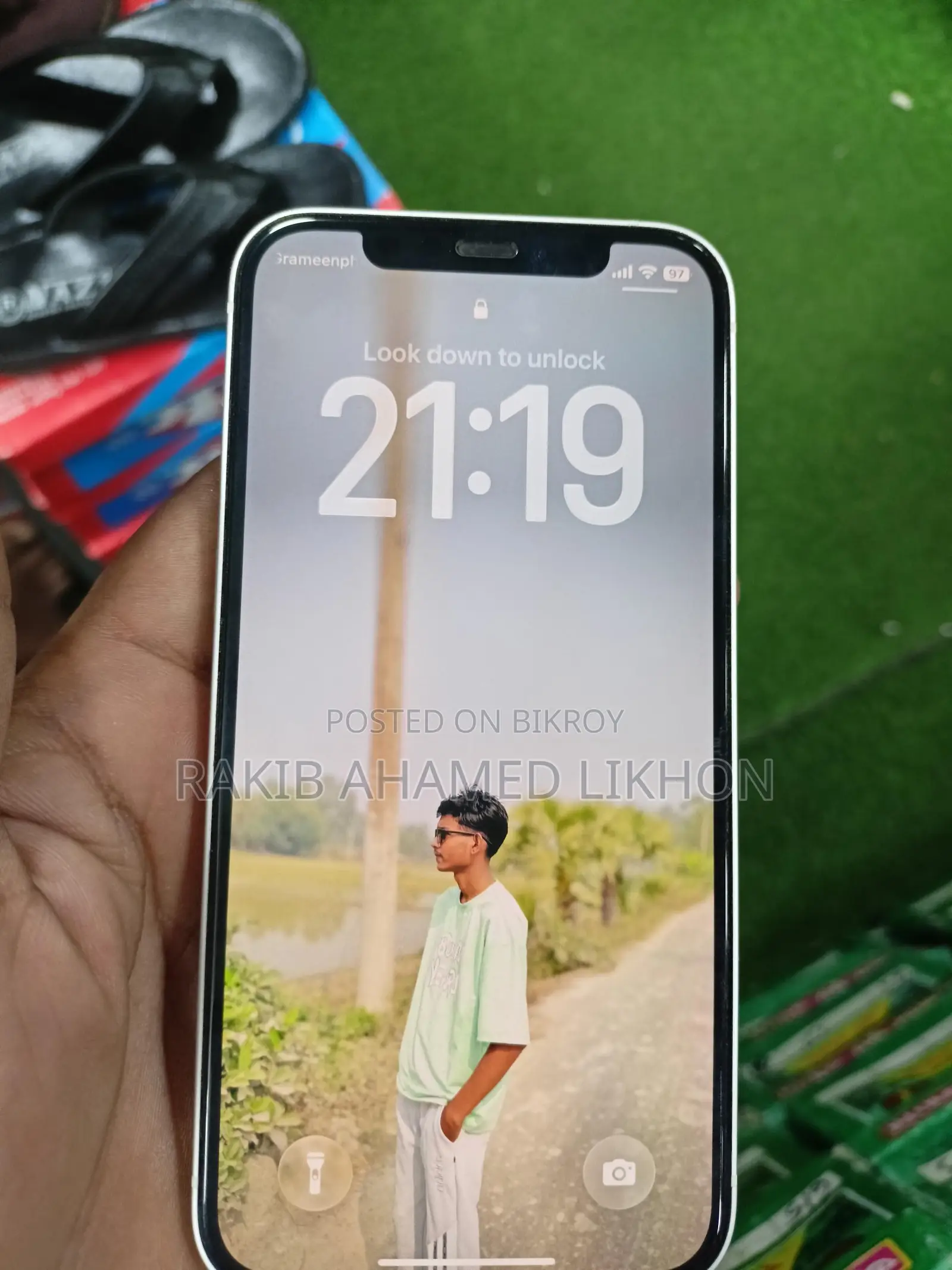 Apple iPhone 12 (Used)