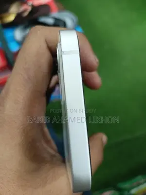 Apple iPhone 12 (Used)