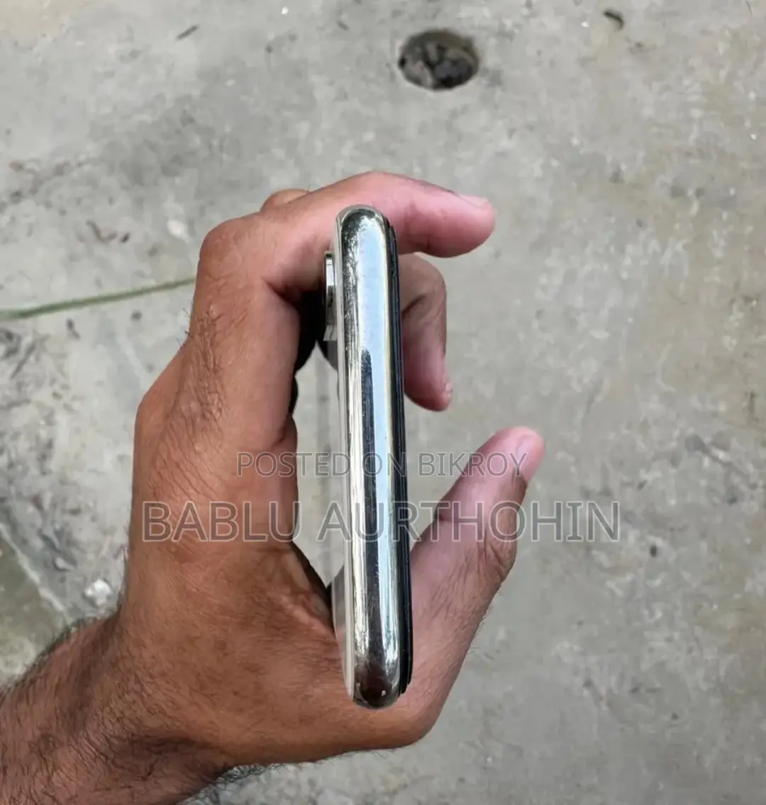 Apple iPhone X (Used)