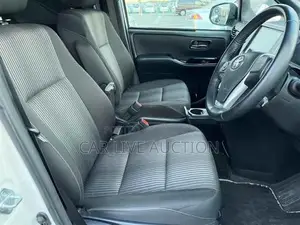 Toyota Voxy Hybrid ZS Kerameki 2020