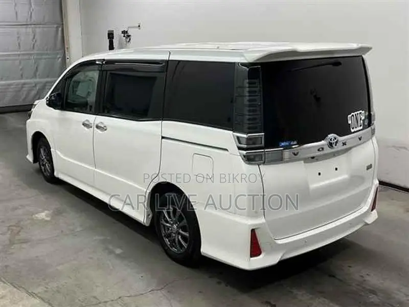 Toyota Voxy Hybrid ZS Kerameki 2020