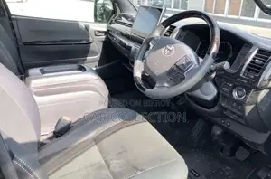 Toyota Hiace 2021