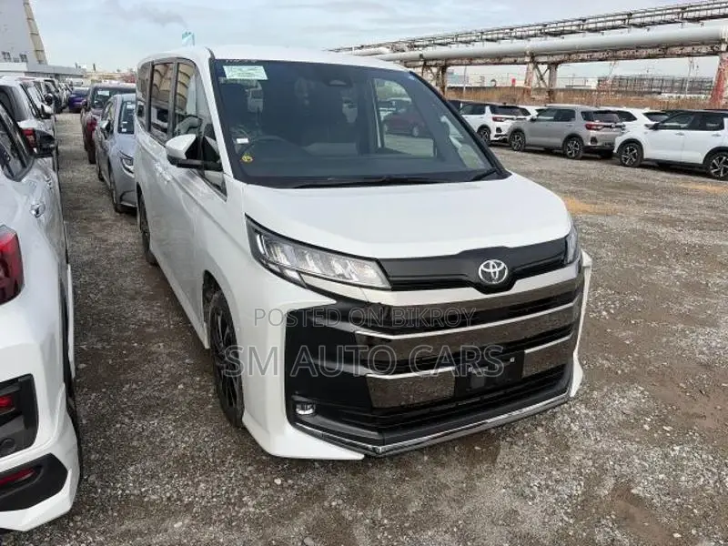 Toyota Noah Hybrid SZ Pearl New 2026