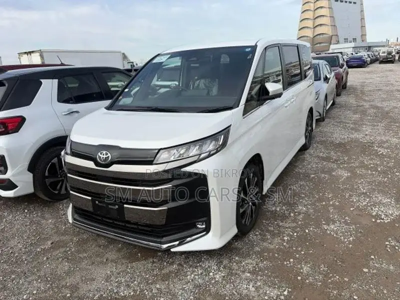 Toyota Noah Hybrid SZ Pearl New 2026
