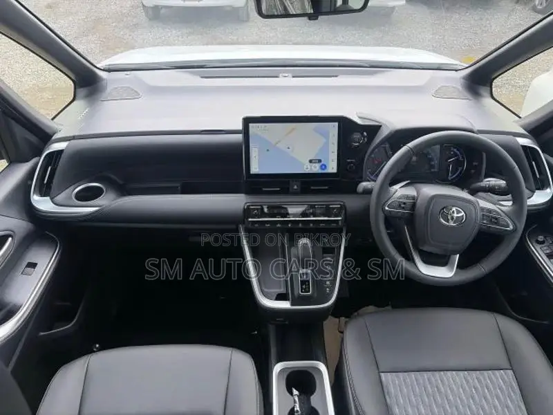 Toyota Noah Hybrid SZ Pearl New 2026